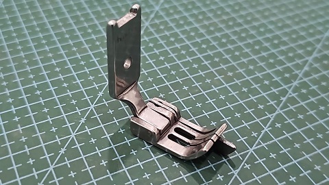 PIE PRENSATELA DOBLE AGUJA 1/8X1/16